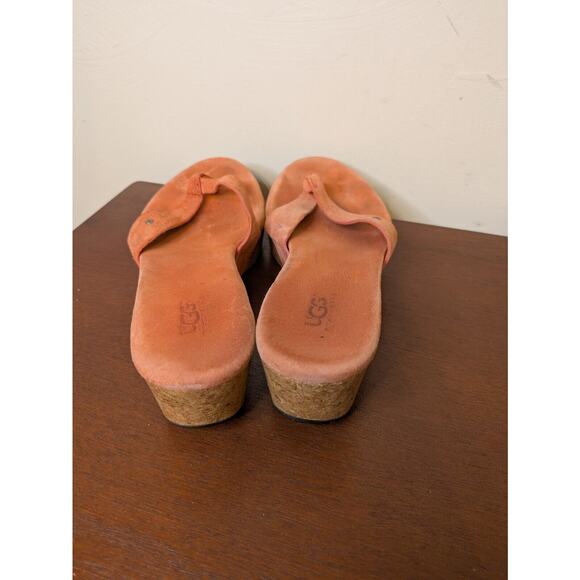 Ugg Women's Flip Flops Sandals Shoes Wedge Heel Pink Suede Size 7. - Picture 3 of 7